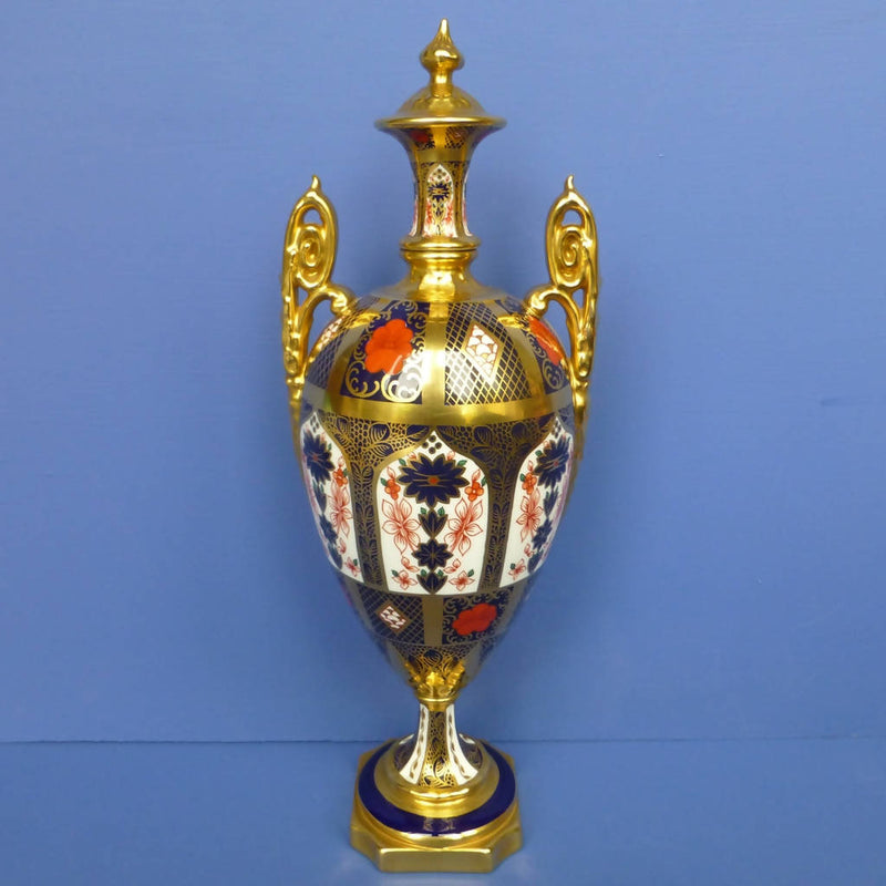 Royal Crown Derby Old Imari 1128 Solid Gold Band (SGB) Small Trophy Vase