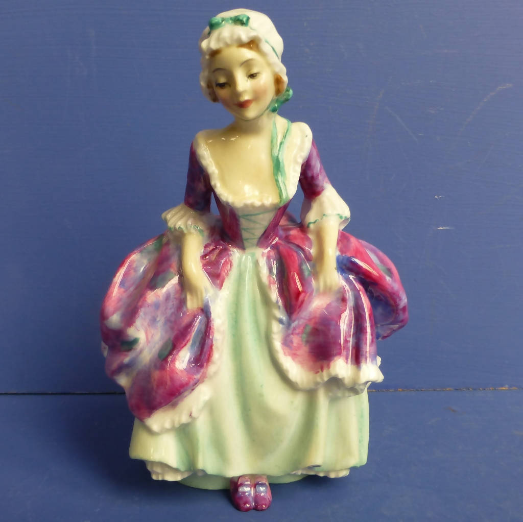 ロイヤルドルトン  フィギュリン ‘Goody Two Shoes’ 1940's Royal Doulton Bone China 