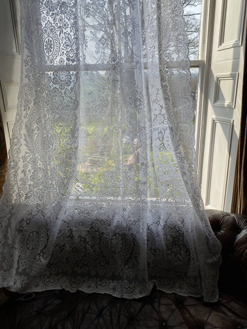 A Beautiful white Cotton Victorian era Period design lace Curtain Panel 68”/92”