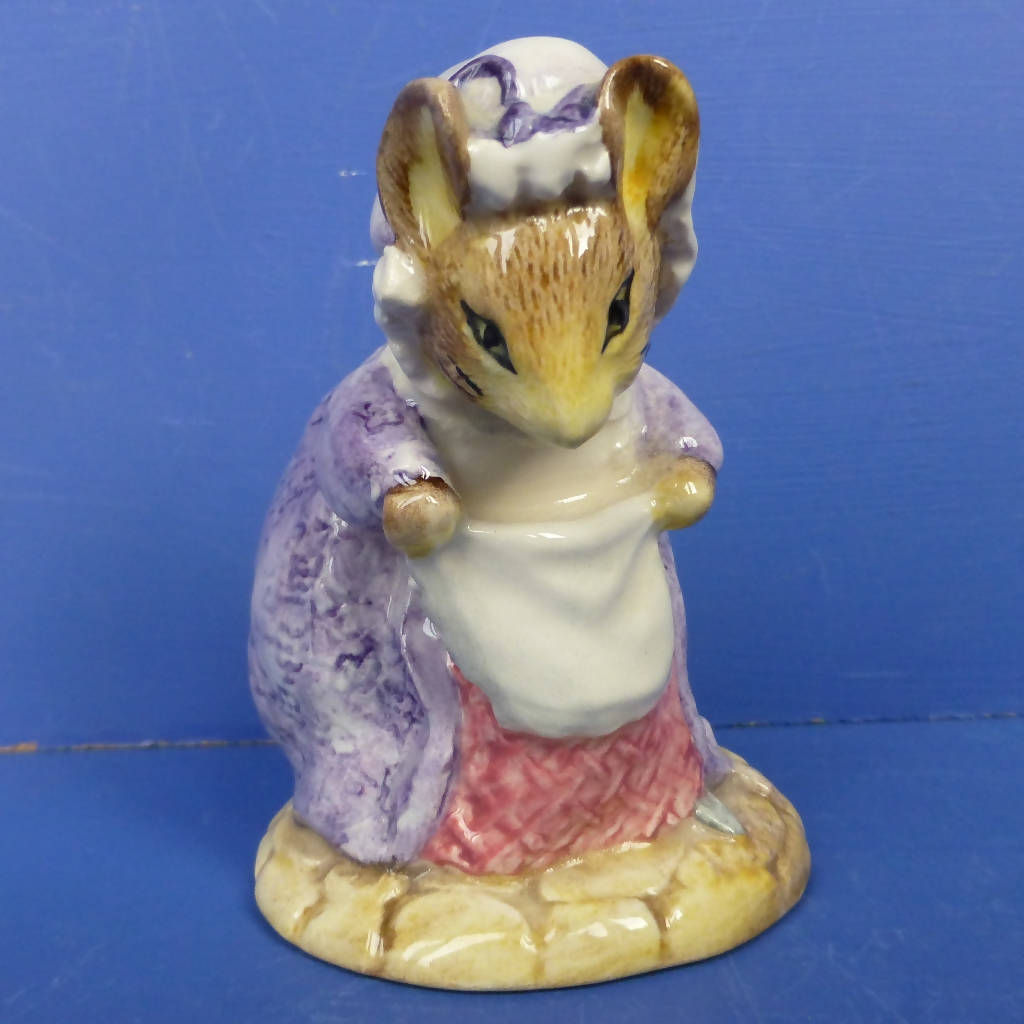 Royal Albert Beatrix Potter Figurine - Lady Mouse Made A Curtsy (Boxed