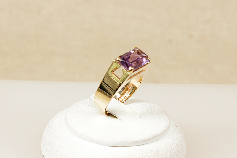 9ct Gold & Amethyst Designer Ring