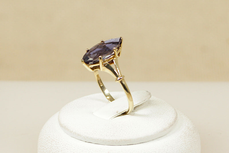 9CT Gold & Blue Iolite Solitaire Ring