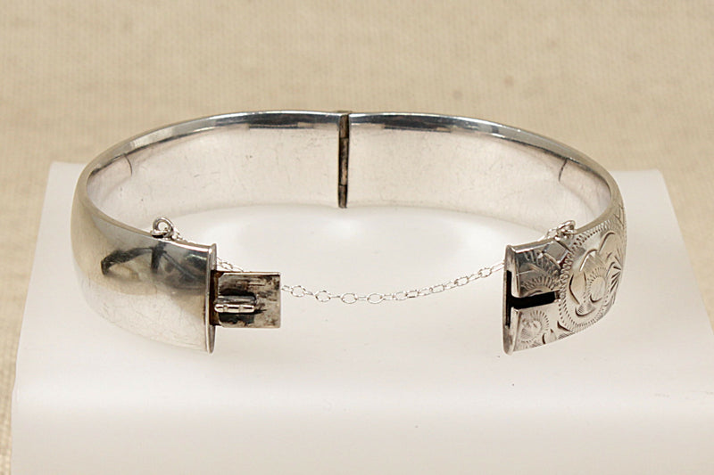 Vintage Silver Hinged Bangle