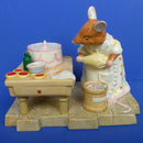 Royal Doulton Brambly Hedge Figurine - Mrs Toadflax Decorates Cake DBH52 (Boxed)