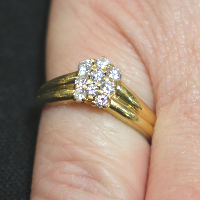 18ct-gold-9-stone-diamond-cluster-ring-25c009a