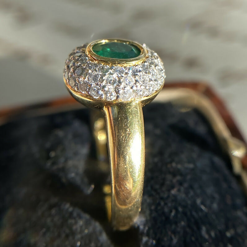 Vintage 18ct Emerald Diamond Halo Ring 4.7g