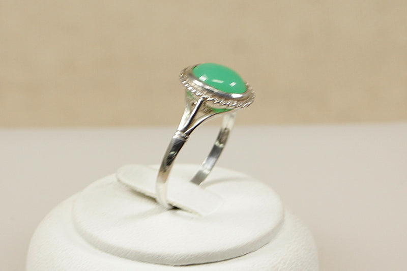 Vintage Silver & Chrysoprase Cabochon Ring