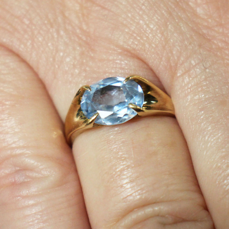 9ct-gold-blue-topaz-solitaire-24i001a