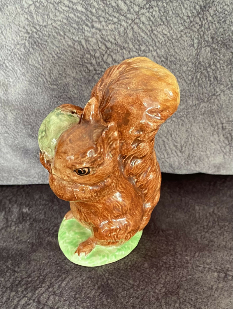 BESWICK ENGLAND　きたりすナトキン　 陶器オブジェ Beswick Squirrel Nutkin figurine Beswick Beatrix Potter squirrel Figur