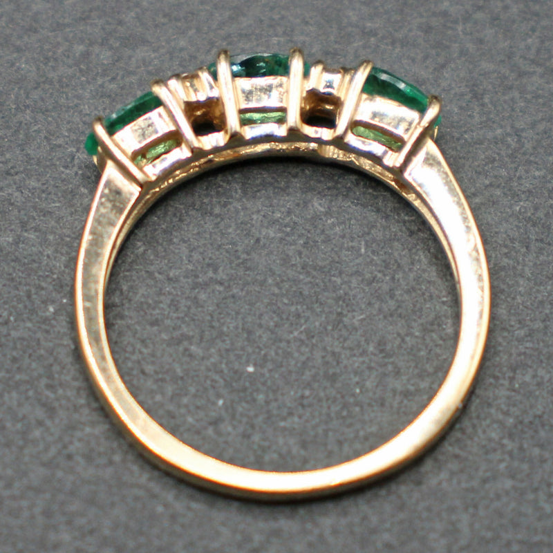 14ct gold emerald and diamond ring