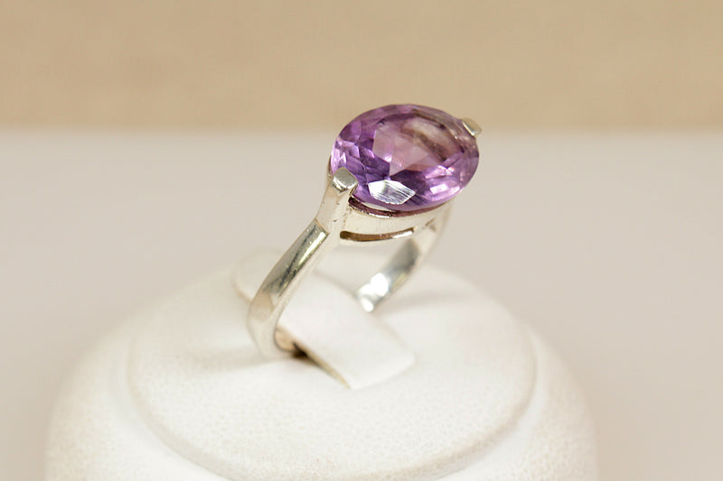 Silver & Amethyst Solitaire ‘Elipse’ Ring