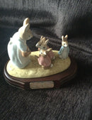 Beswick Beatrix Potter figurine. Beswick Mrs Rabbit And The Four Bunnies figurine Beswick limited edition