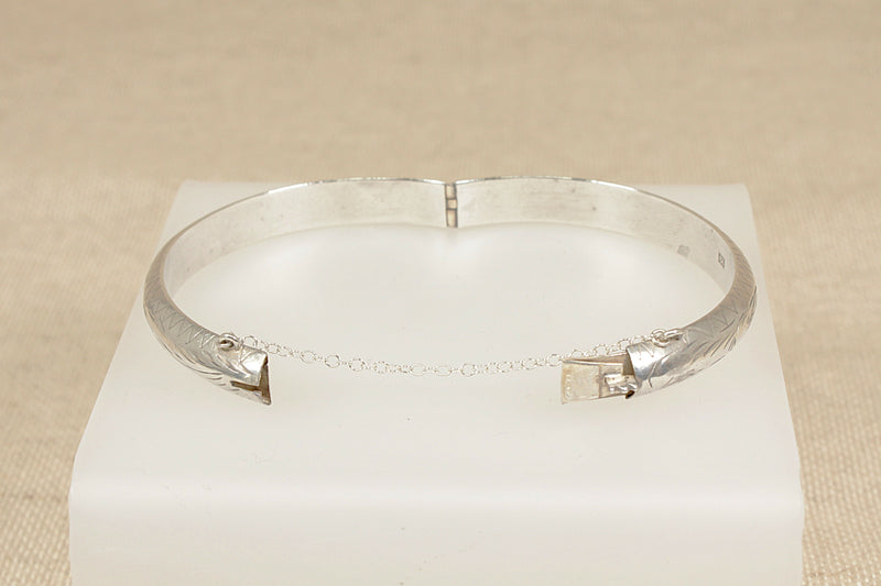 Vintage Silver Hinged Bangle