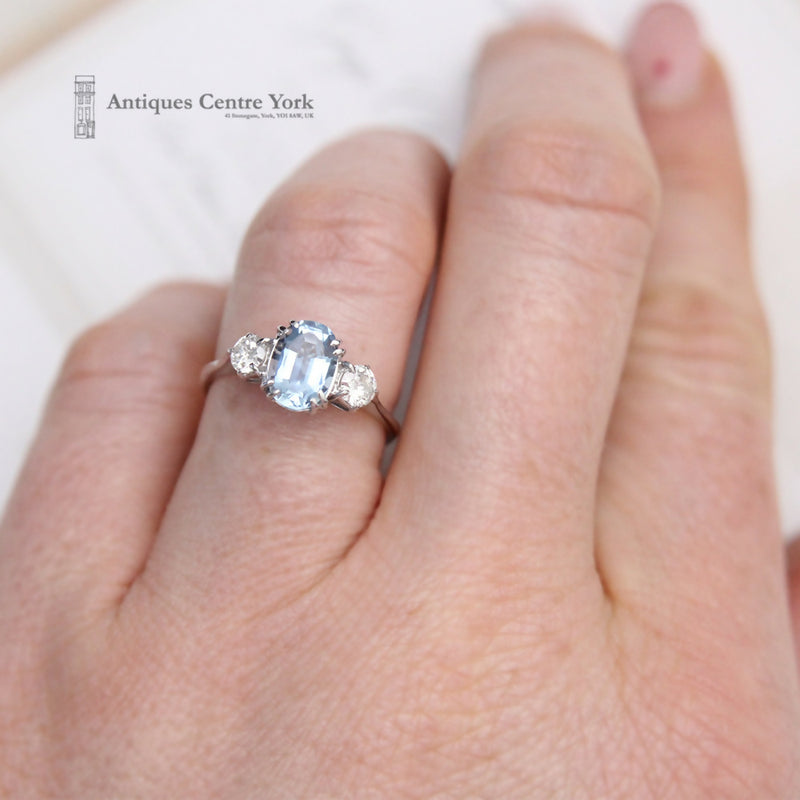 18ct White Gold Aquamarine & Diamond 3 Stone 0.35ct