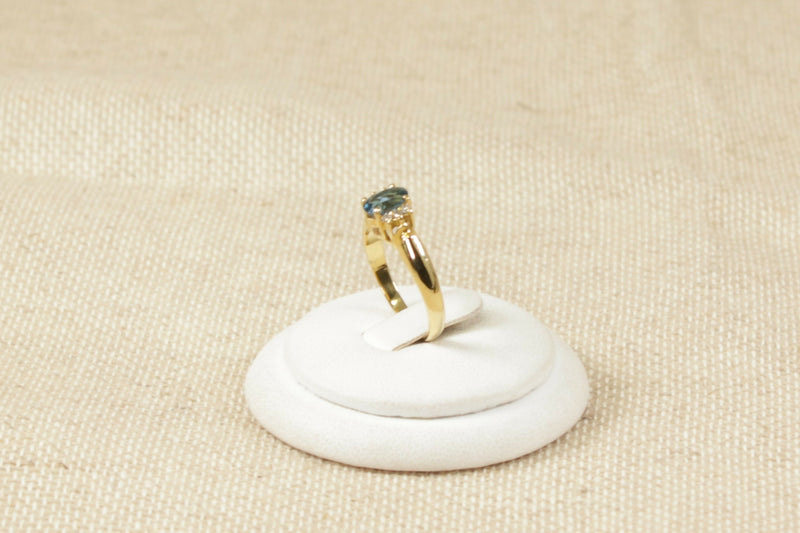 18ct Gold Blue Topaz & Diamond Ring