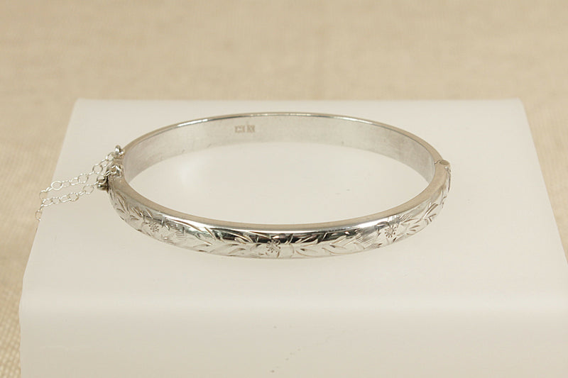 Vintage Silver Hinged Bangle