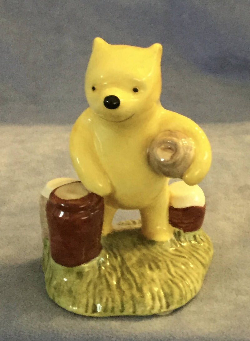 Royal Doulton - Winnie The Pooh Counting The Honeypots figurine WP12 Doulton Winnie The Pooh