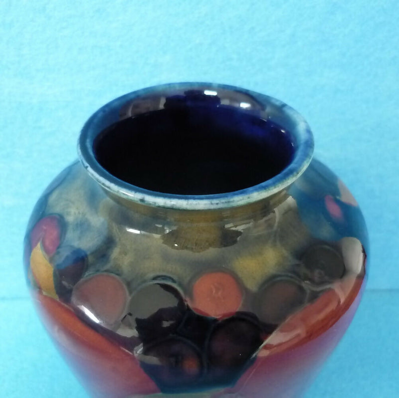 Moorcroft Vase (5.15 inch). Pomegranate Design by William Moorcroft.