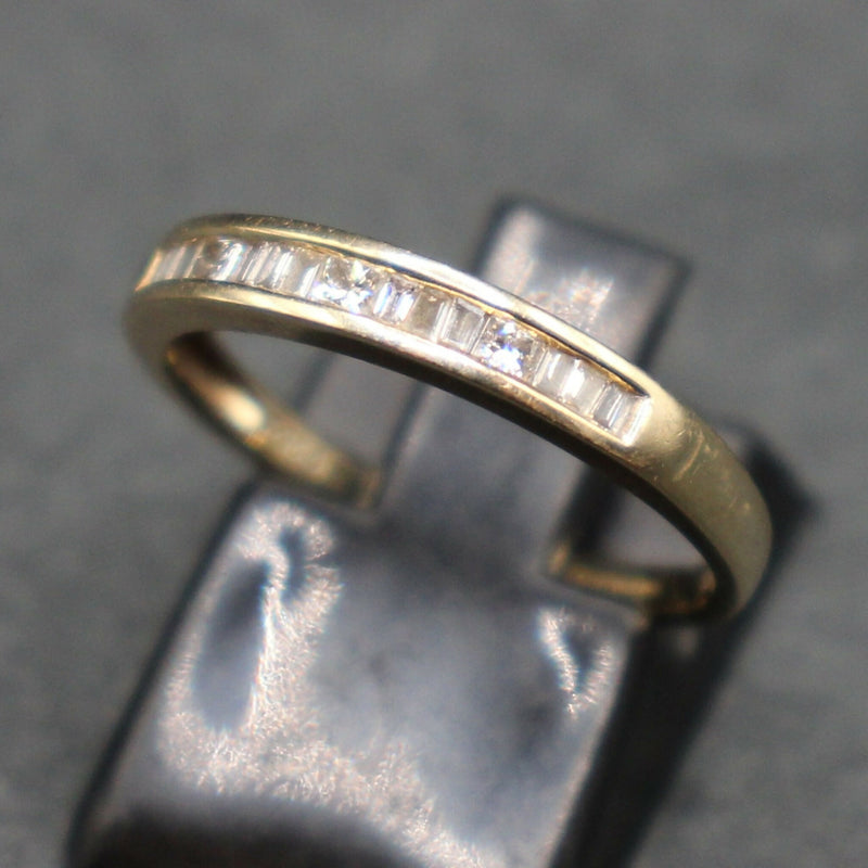 9ct-gold-diamond-half-eternity-ring-24L001b