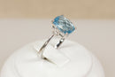 Stunning 18ct White Gold Blue Topaz & Diamond Ring