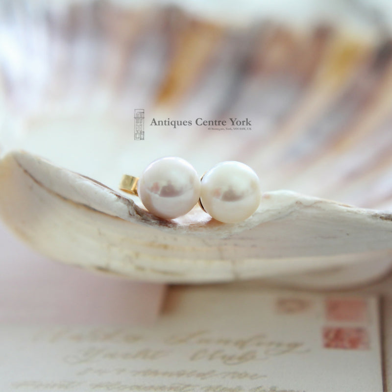 18ct Gold Quality 8.5mm Freshwater Pearl Earrings