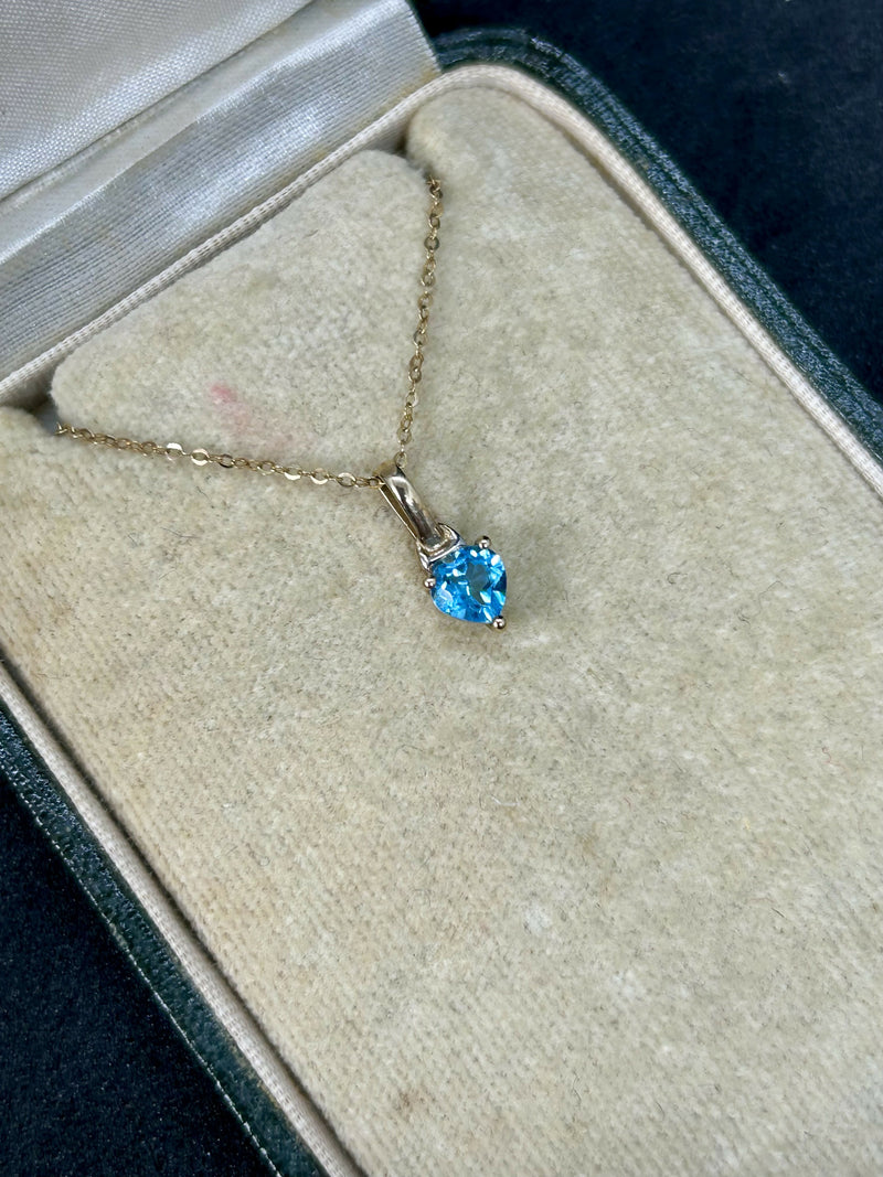 Hallmarked 9ct Yellow Gold Blue Topaz Pendant