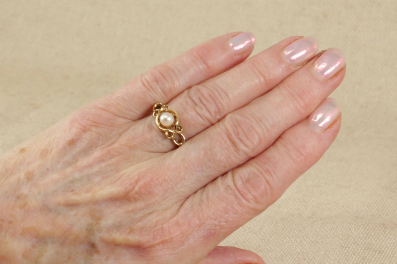 Vintage 9ct Gold & Pearl Ring