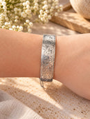 Vintage Sterling Silver Engraved Hinged Bangle – London Hallmarked – 46g – Safety Chain