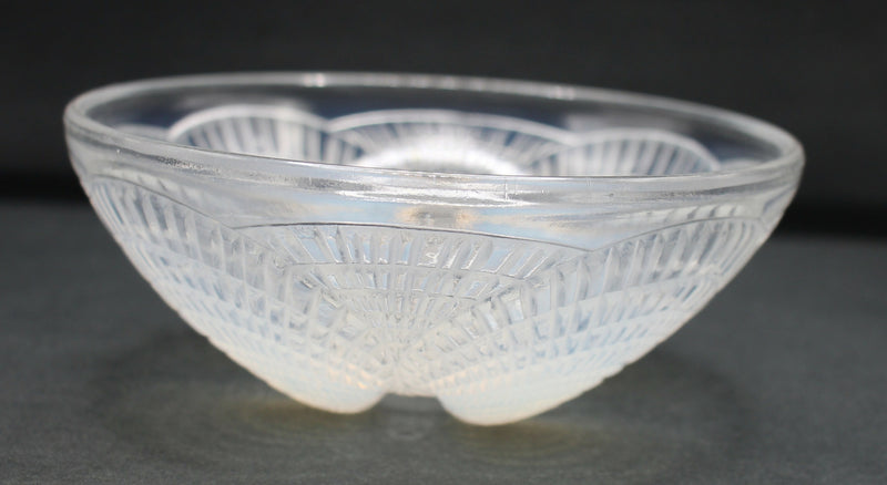 René-Lalique-small-Coquilles-bowl-24k020b