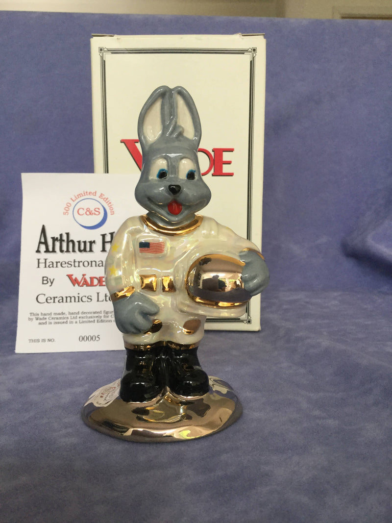 Wade Harestronaut Arthur Hare Figurine Wade Gold Base Arthur Hare figurine Wade rare figure