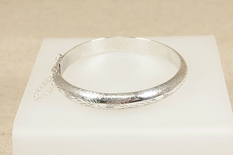 Vintage Silver Hinged Bangle