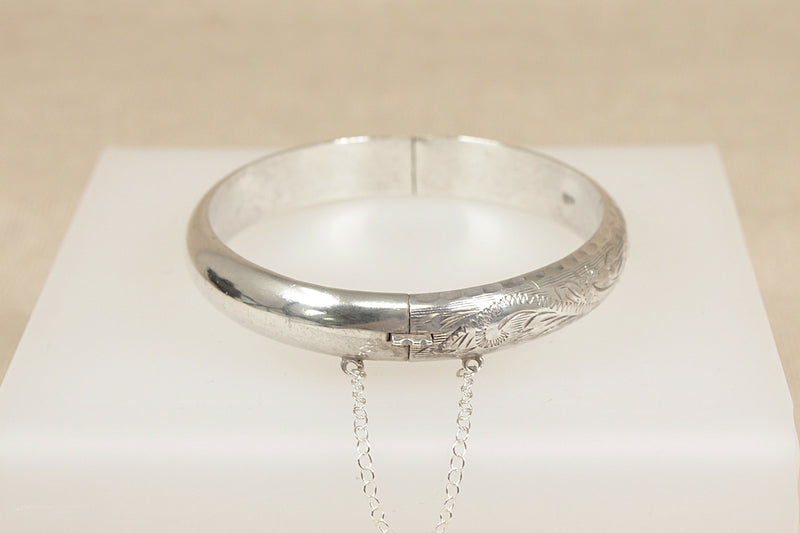 Vintage Silver Hinged Bangle