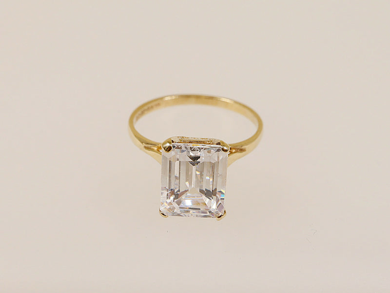 9ct Gold & CZ Solitaire Ring