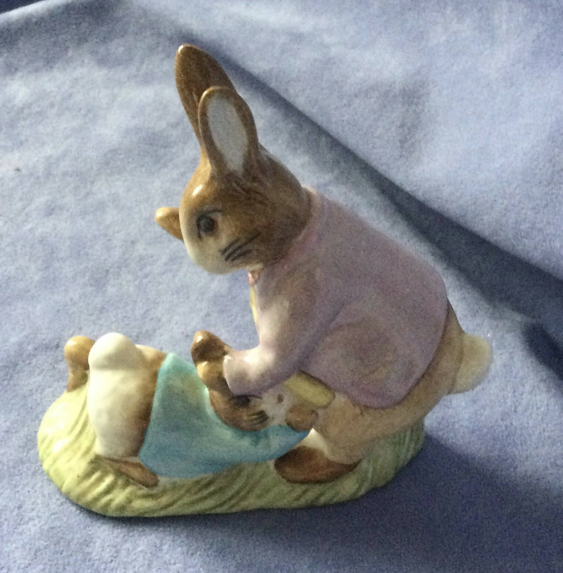 Beswick - Mr Benjamin Bunny And Peter Rabbit figurine Beswick Beatrix Potter Peter Rabbit figurine