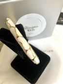 123119C7-CCE3-4584-86D2-BD65F7F93404