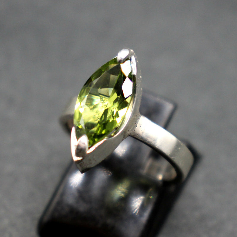 Jake-marquis-cut-peridot-silver-ring-24j018b