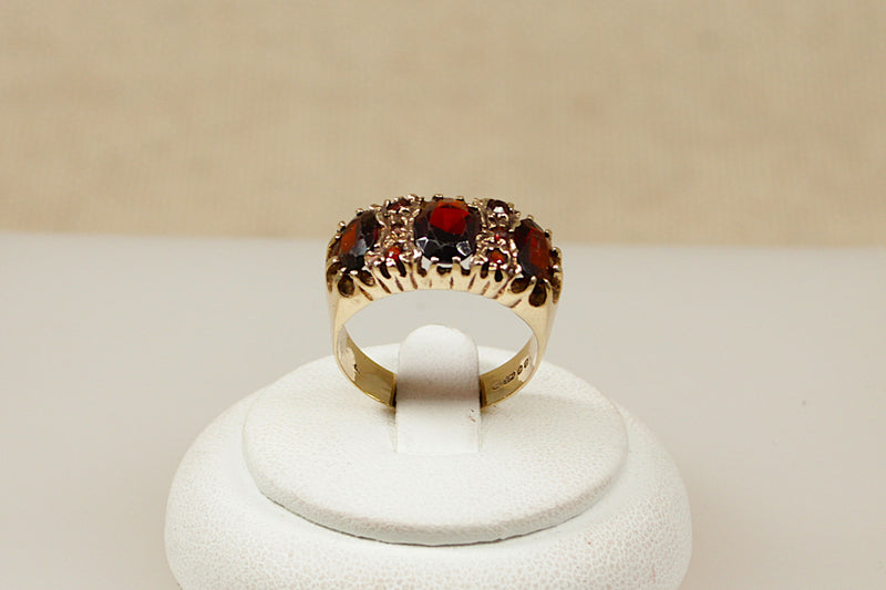 9ct Gold Garnet Trilogy Ring