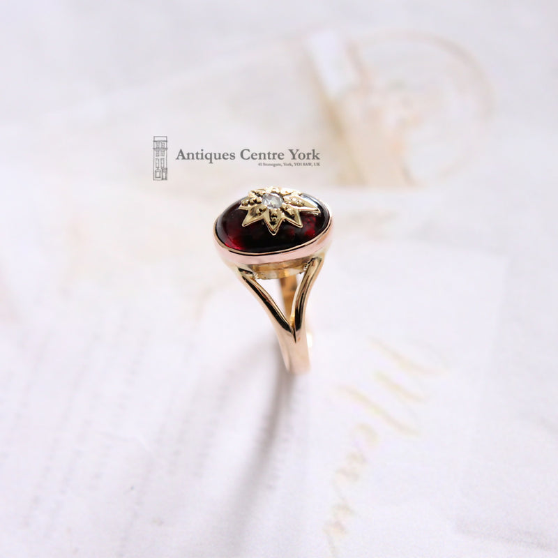 Antique 18ct Garnet & Diamond Ring