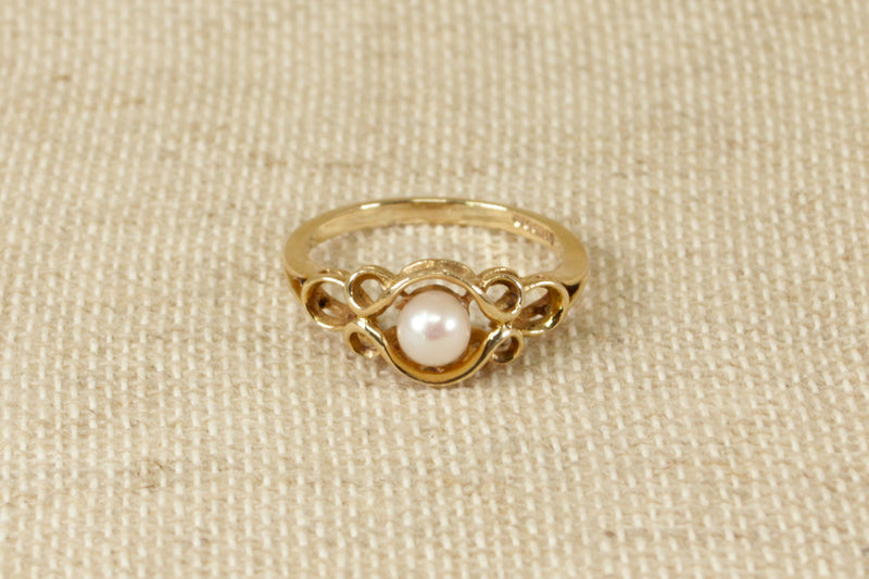 Vintage 9ct Gold & Pearl Ring