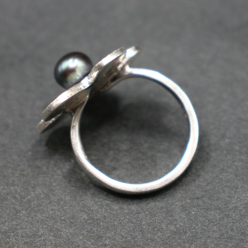 Jake-Silver-peacock-pearl-flower-ring-pa-164c