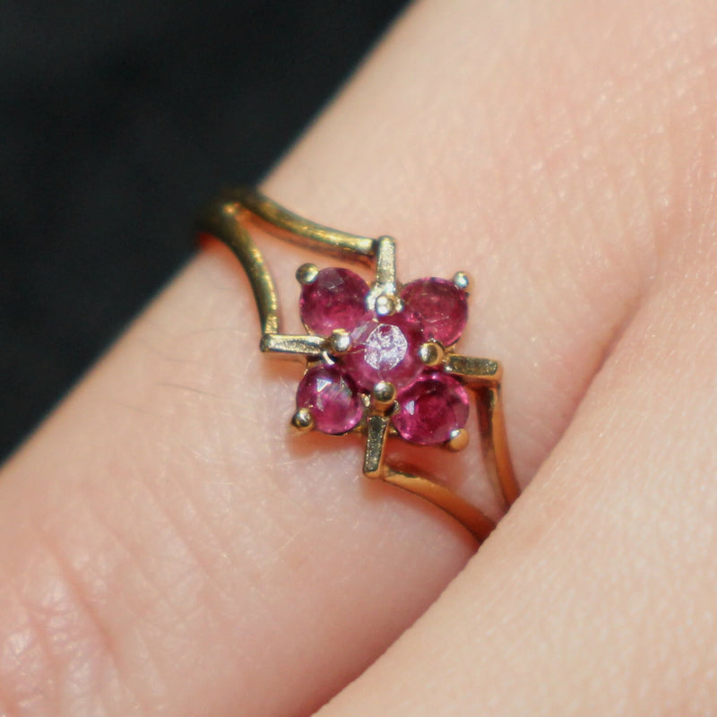 9ct gold ruby flower head cluster ring