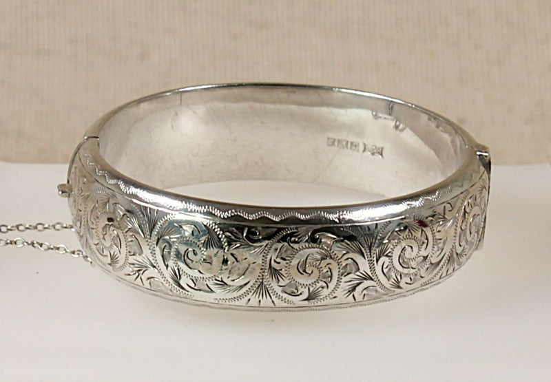 Vintage Silver Hinged Bangle