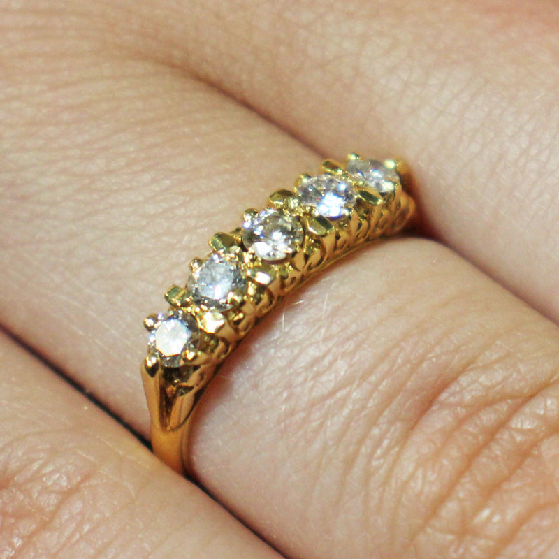 18ct gold five stone diamond ring, size L