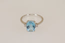 Stunning 18ct White Gold Blue Topaz & Diamond Ring