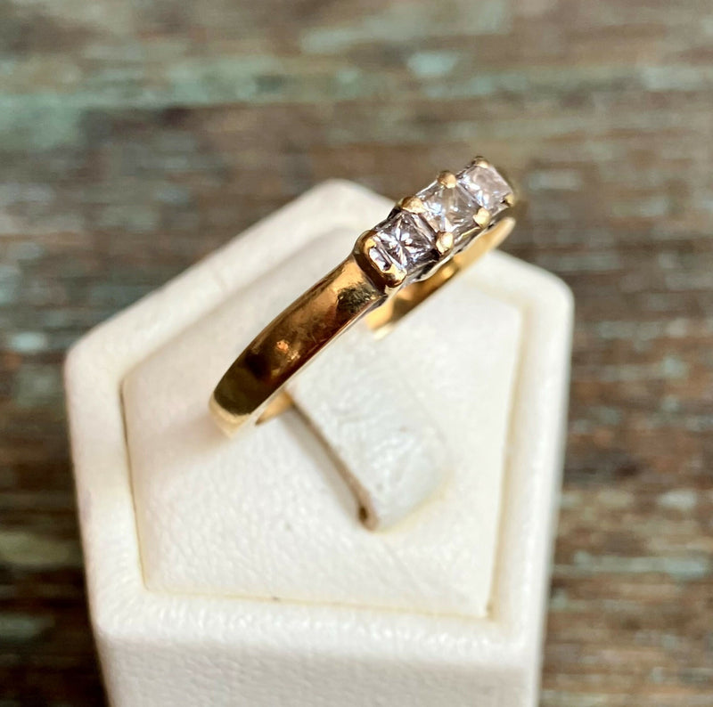 18ct Gold Trilogy Diamond Ring | Size M 1/2