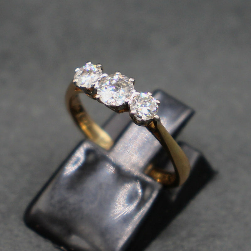 18ct gold diamond trilogy ring