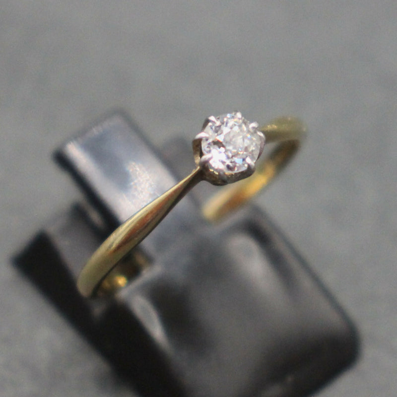 18ct-gold-diamond-solitaire-ring-25b027b