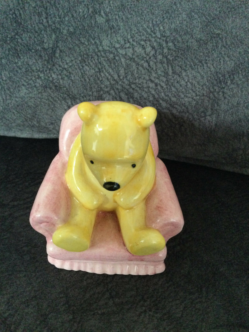 Royal Doulton - Winnie The Pooh figurine Doulton Winnie The Pooh In The Armchair WP4 Box