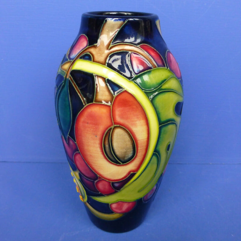 Moorcroft Queen's Choice By Emma Bossons