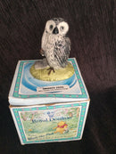 Royal Doulton - Winnie The Pooh figurine Royal Doulton Wol Signs The Rissolution WP17